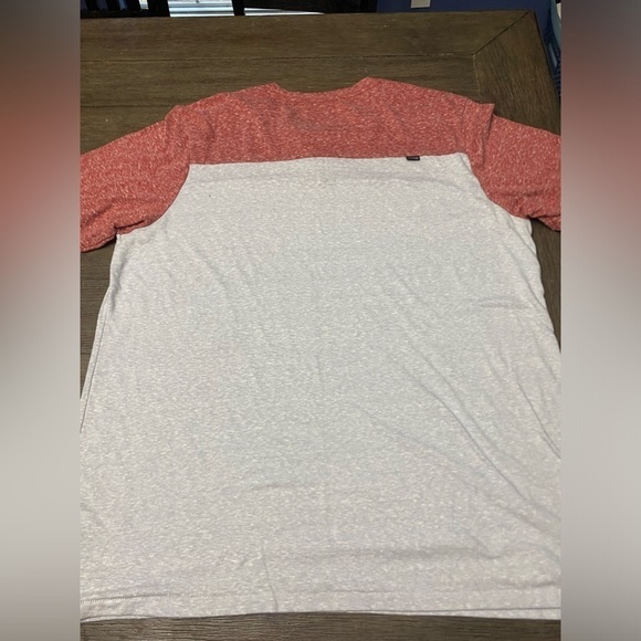 Hurley Red & Grey Premium Fit 3 Button T-Shirt Mens Size XL - Picture 4 of 5
